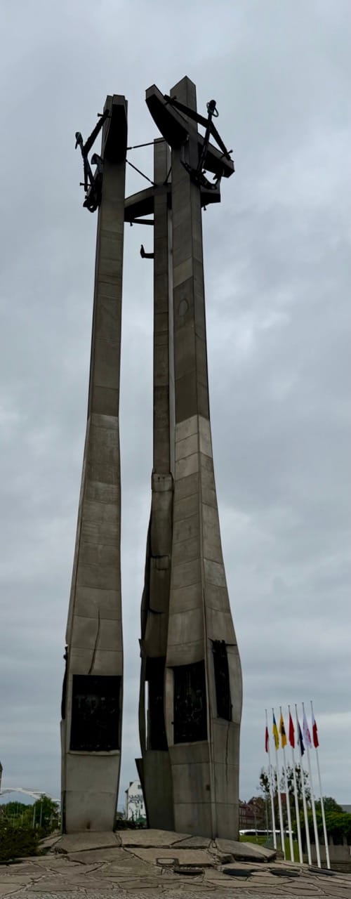 Monument to Fallen Shipyard Workers